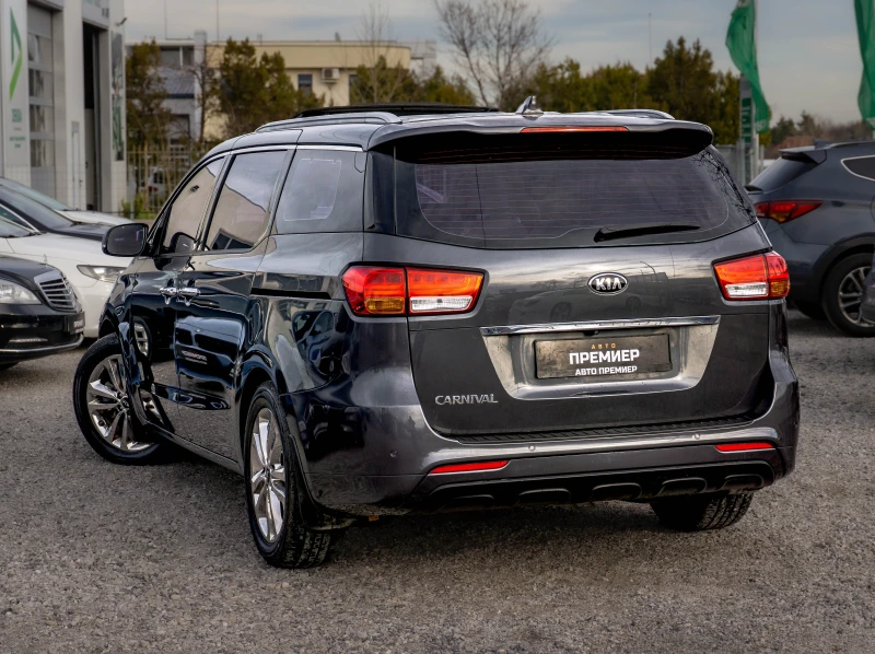 Kia Carnival 2.2CRDI-ТОП-6М.ГАР.РЕАЛНИ КМ., снимка 6 - Автомобили и джипове - 53563494