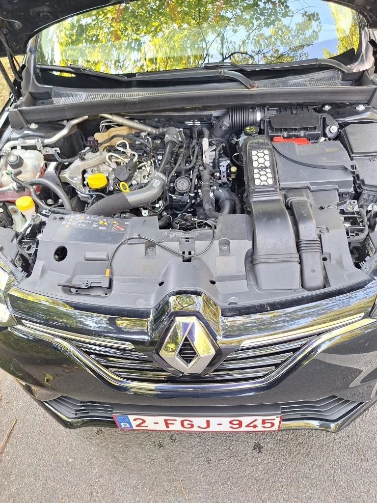 Renault Megane 1.33 TCE, снимка 15 - Автомобили и джипове - 49135778