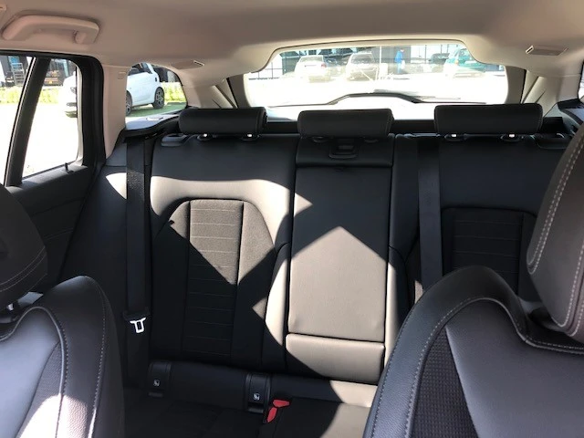 BMW 318 D, Premium Selection гаранция до Март 2026, снимка 13 - Автомобили и джипове - 52089809