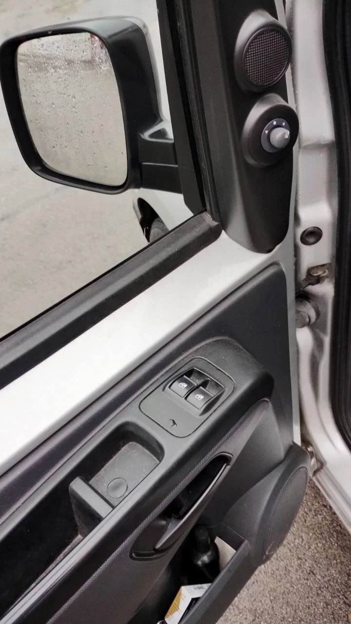 Peugeot Bipper 1.4HDI, снимка 4 - Автомобили и джипове - 52968617