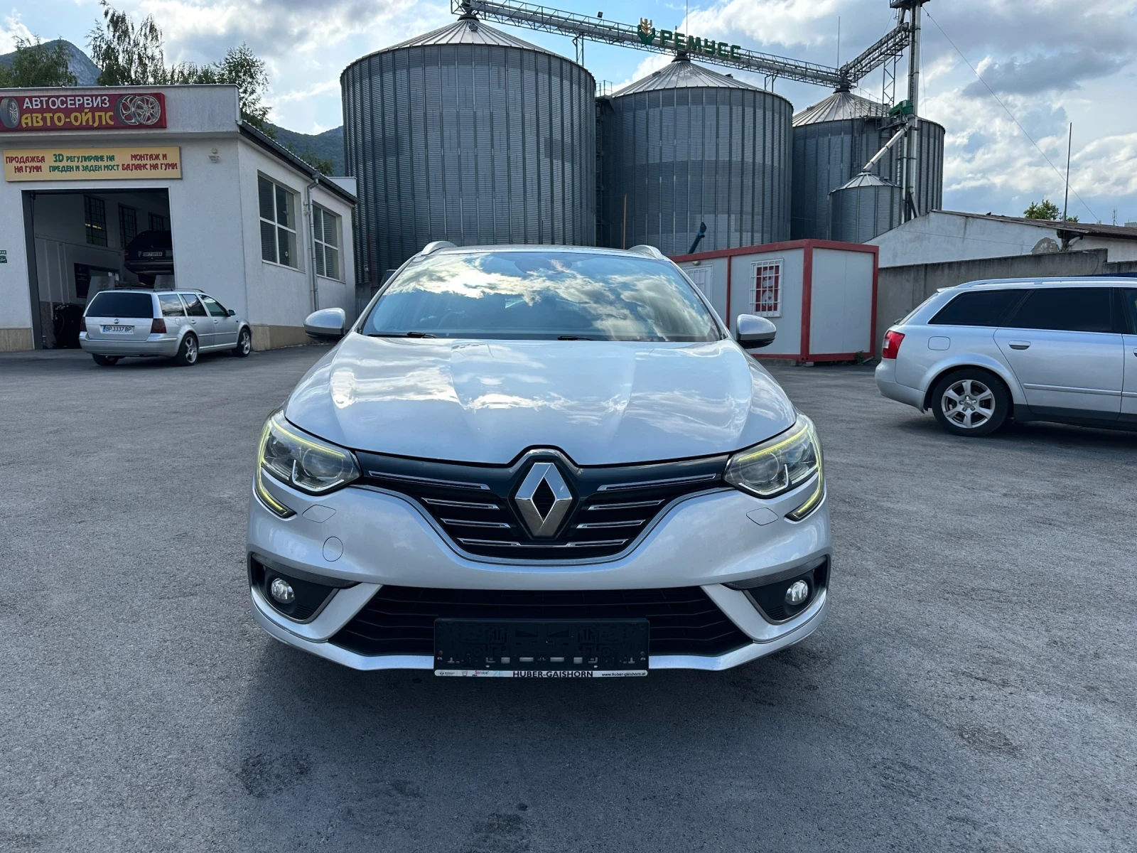 Renault Megane Led* 1.5* 110* Ambient* EURO6b - изображение 2