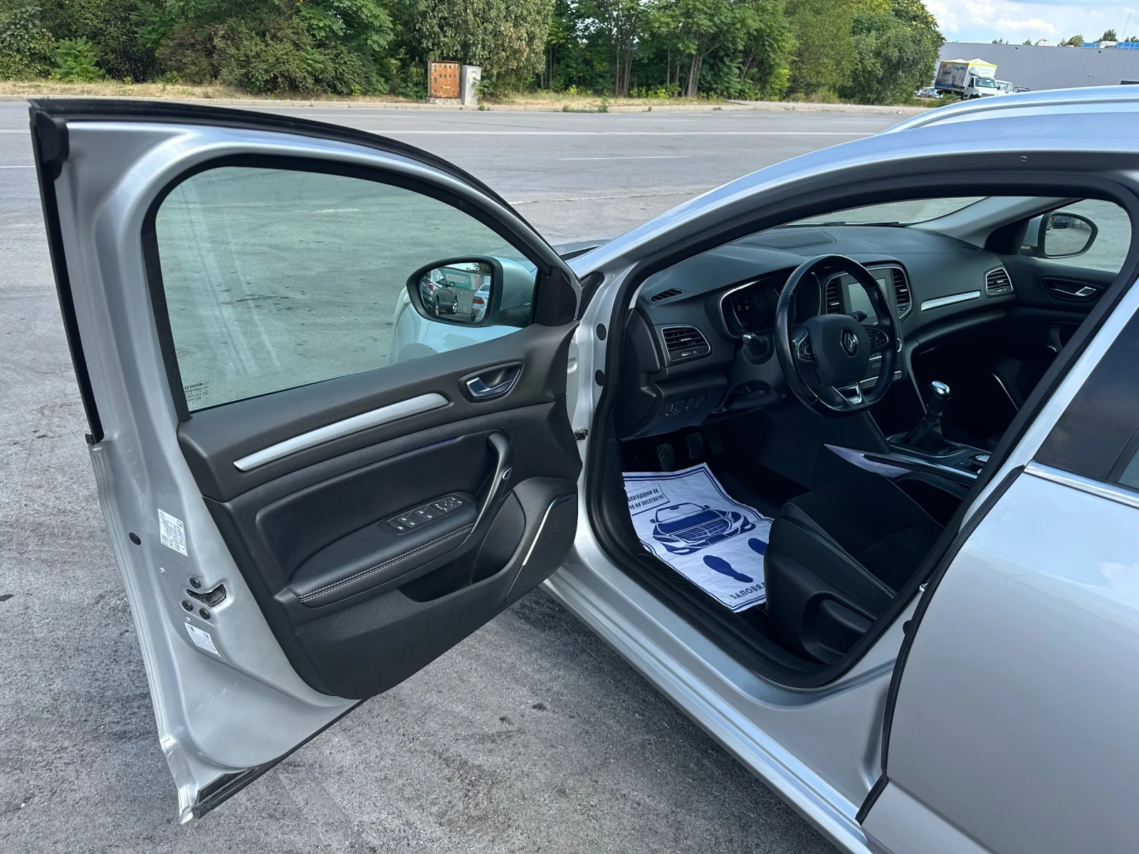 Renault Megane Led* 1.5* 110* Ambient* EURO6b - изображение 10