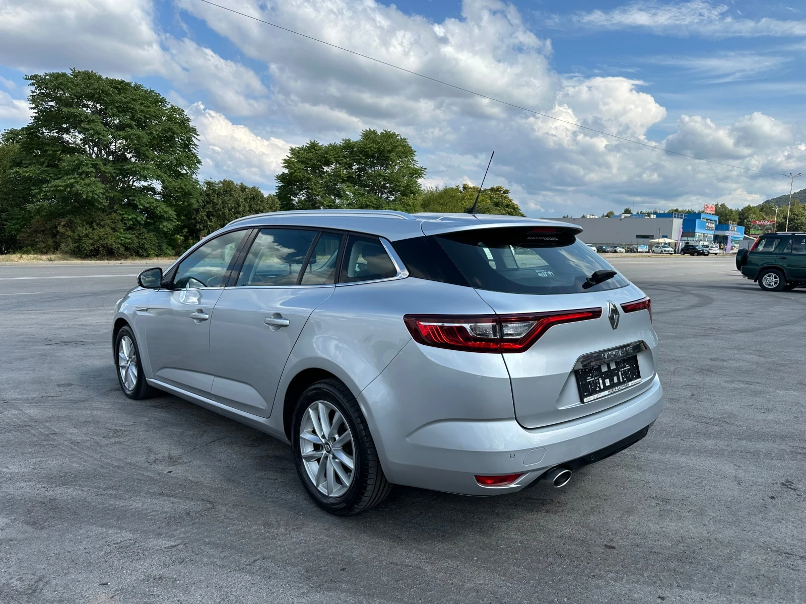 Renault Megane Led* 1.5* 110* Ambient* EURO6b - изображение 7