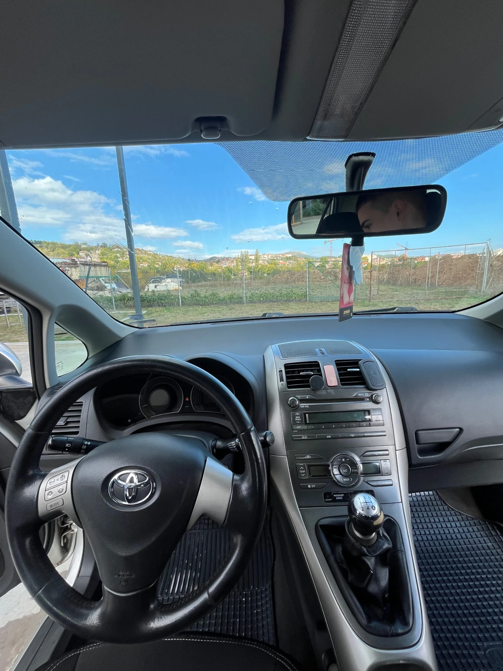 Toyota Auris  - изображение 6