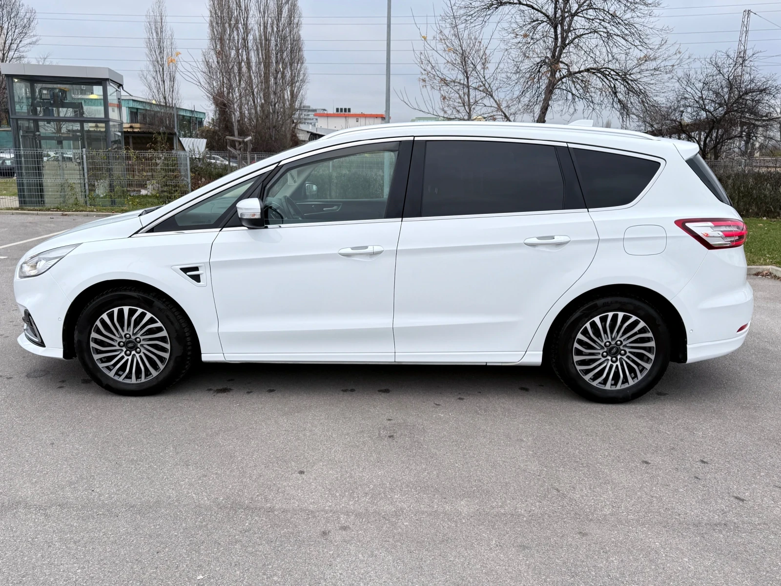 Ford S-Max * 2.0TDCI* 7-Местен* SYNC 3* ПОДГРЕВ* КАМЕРА* EURO - изображение 5