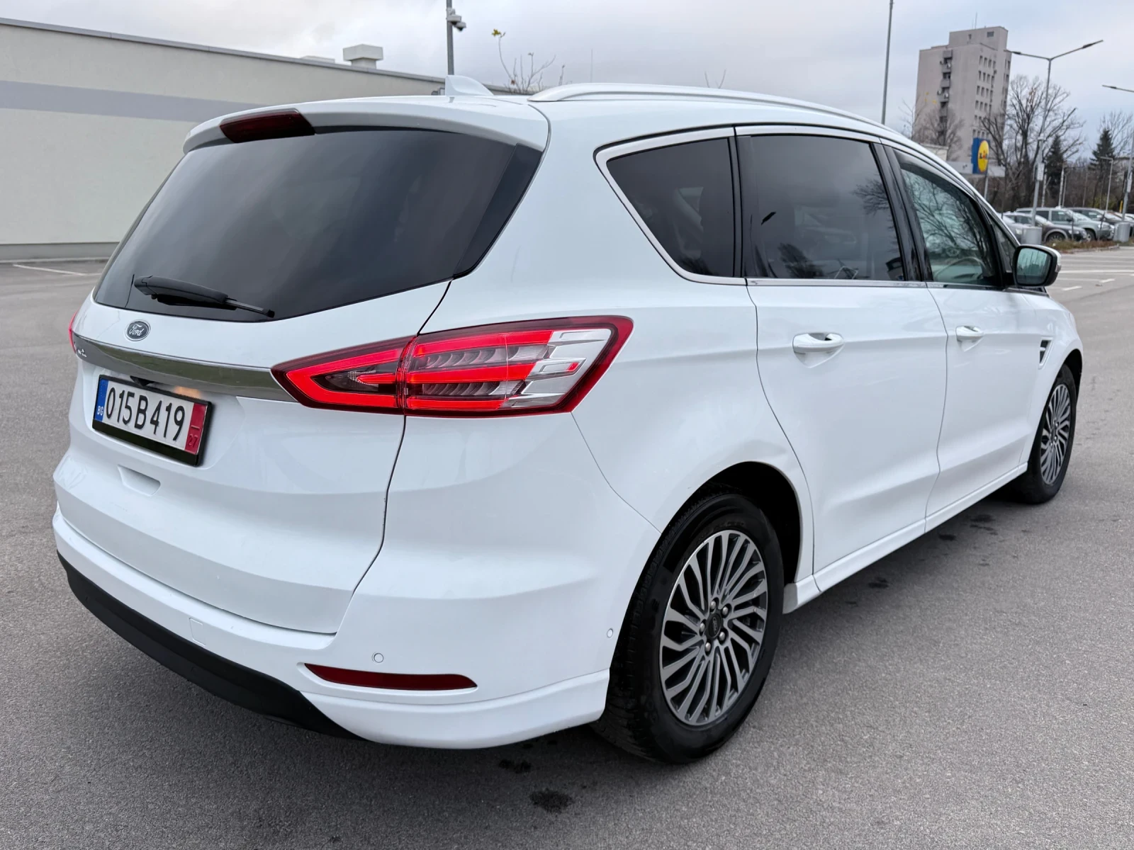 Ford S-Max * 2.0TDCI* 7-Местен* SYNC 3* ПОДГРЕВ* КАМЕРА* EURO - изображение 8