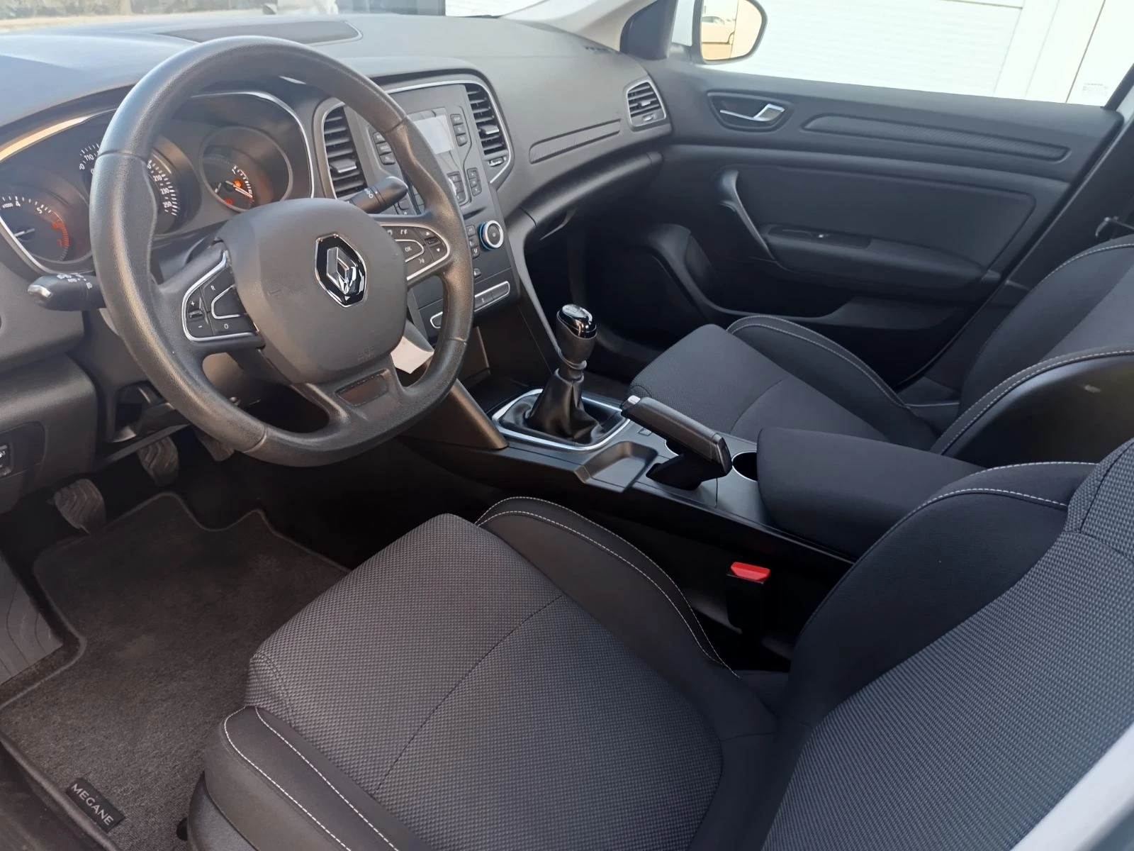 Renault Megane 1.3Tce/140�.�. | Mobile.bg � ����������� 12