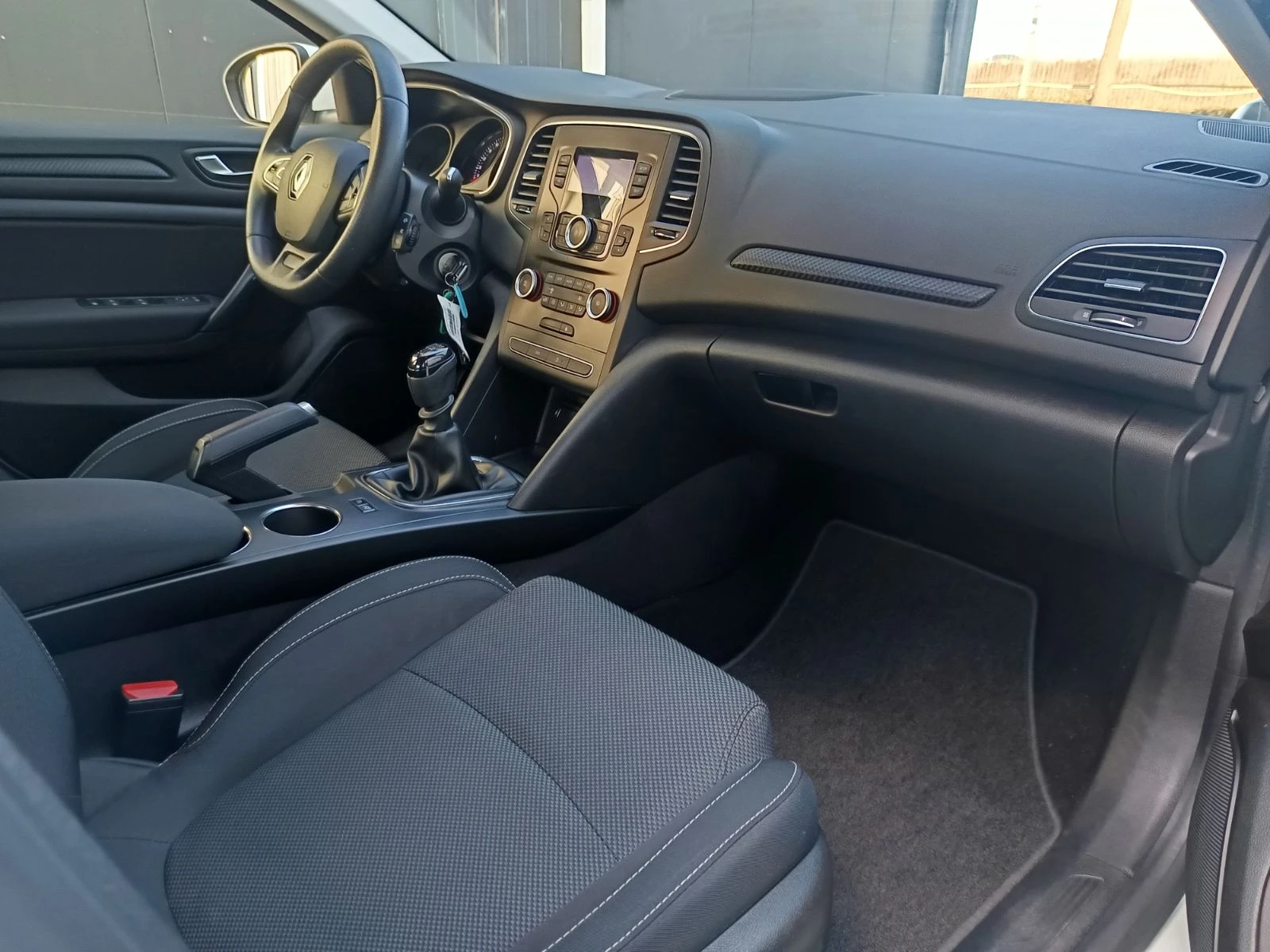 Renault Megane 1.3Tce/140�.�. | Mobile.bg � ����������� 16