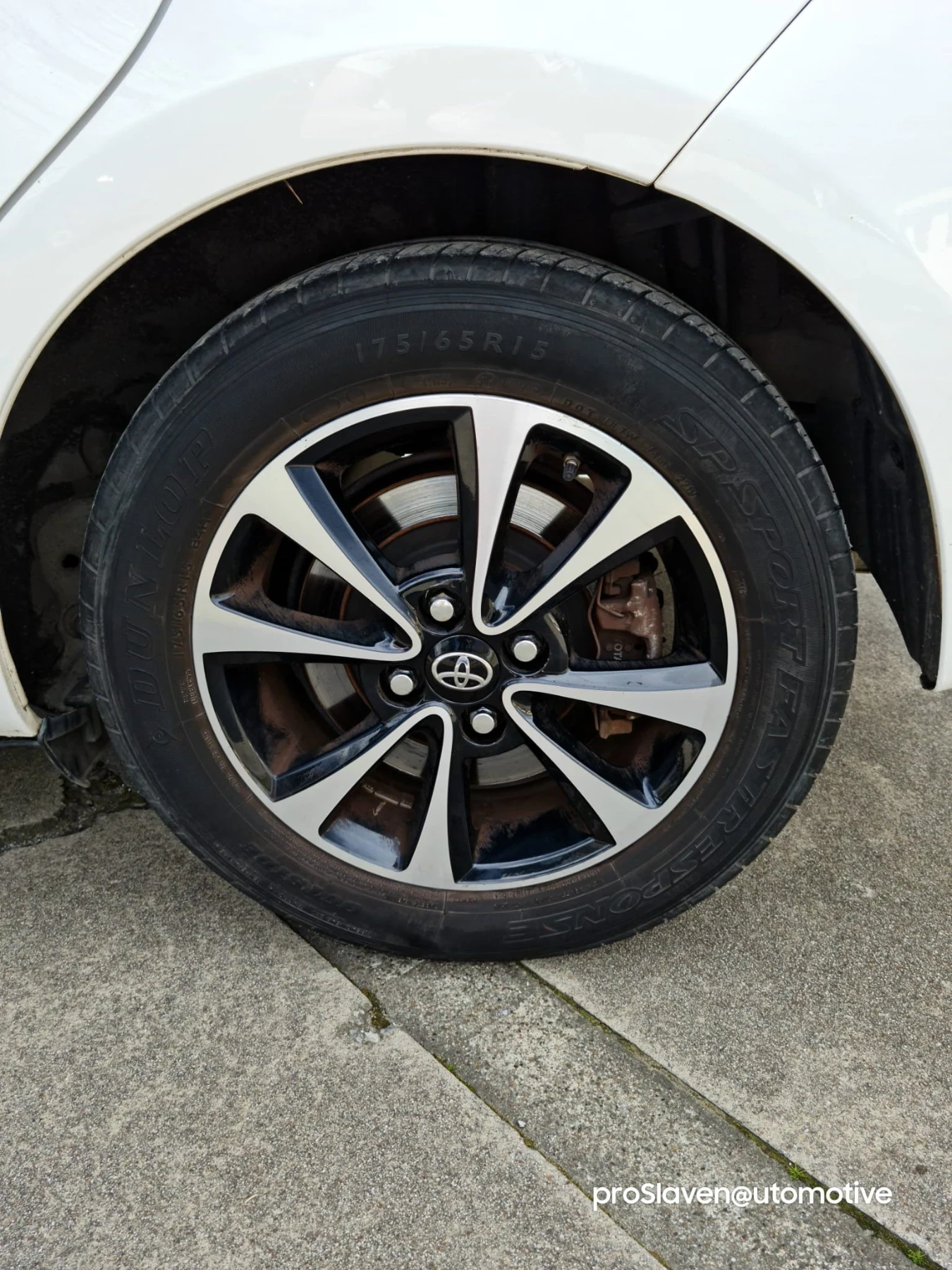 Toyota Yaris, снимка 14 - Автомобили и джипове - 53848214