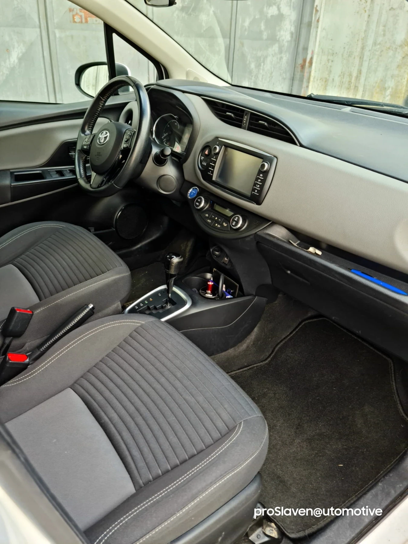 Toyota Yaris, снимка 11 - Автомобили и джипове - 53848214