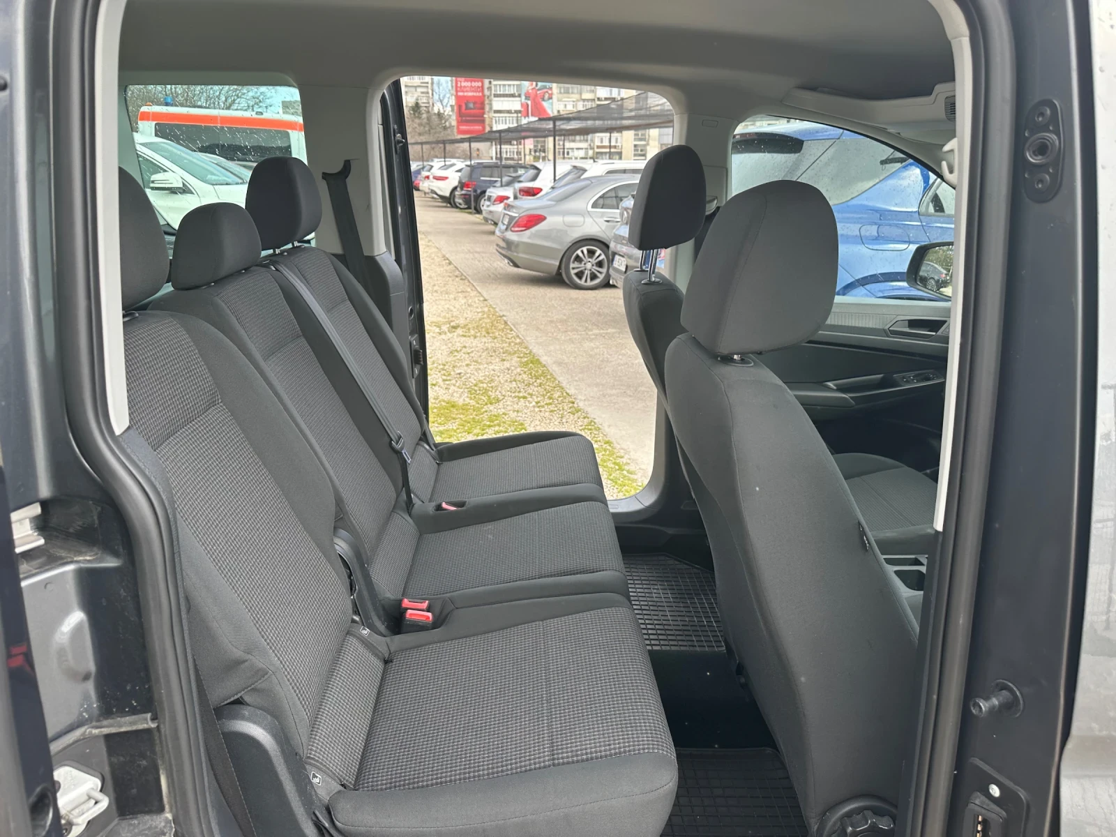 VW Caddy Миниван, снимка 10 - Автомобили и джипове - 54141473