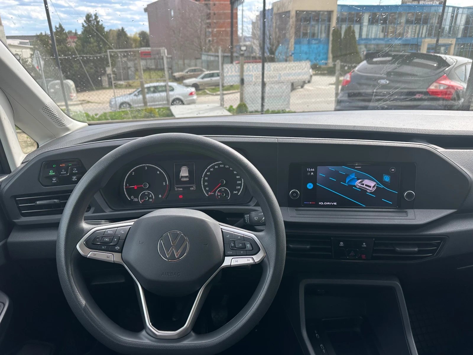 VW Caddy Миниван, снимка 11 - Автомобили и джипове - 54141473