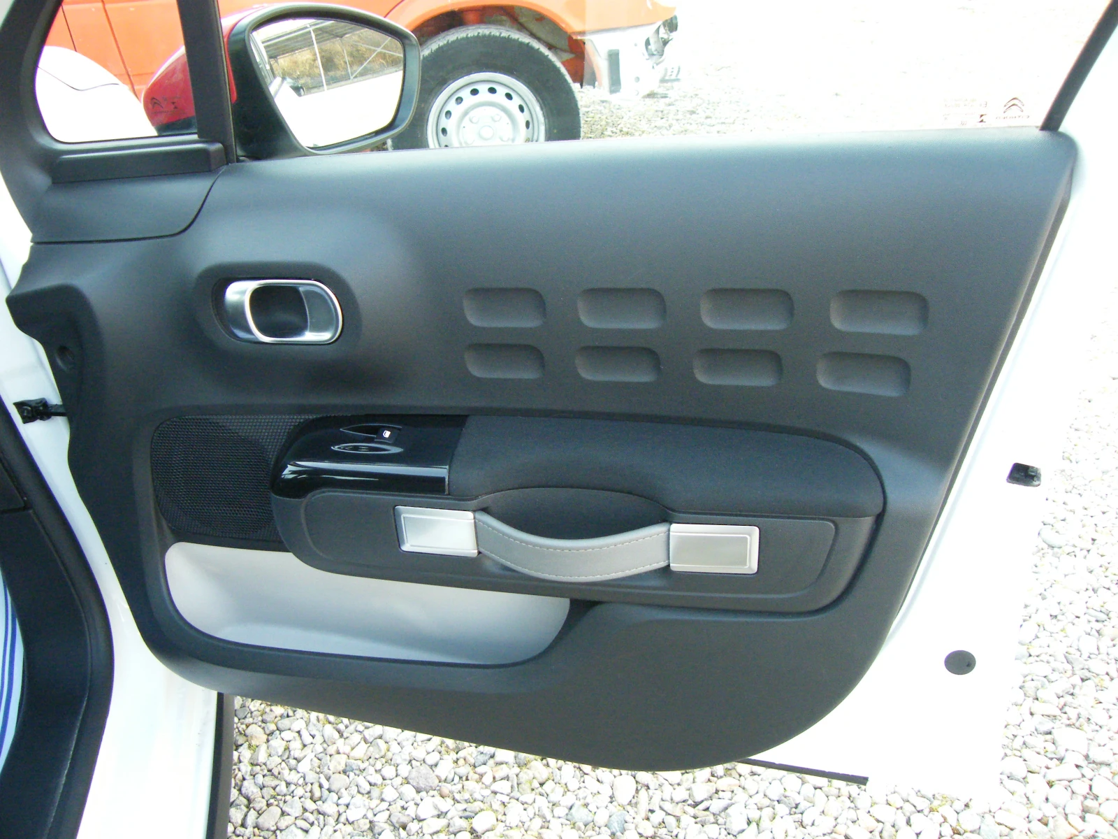 Citroen C3 1.5HDI EURO 6D, снимка 11 - Автомобили и джипове - 54204088