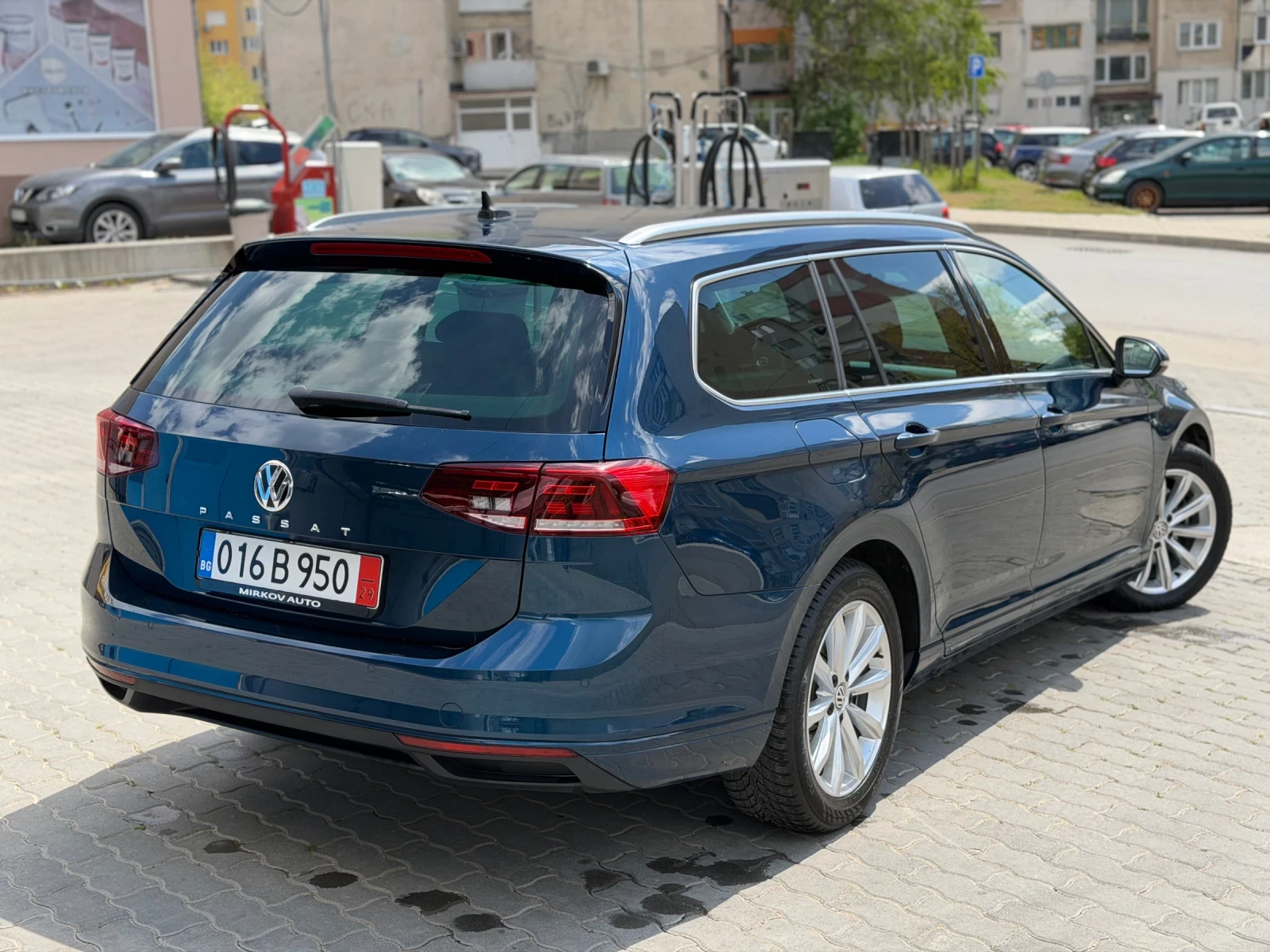 VW Passat 2.0TDI/AUTOMATIC/1 ГОДИНА ГАРНИЦЯ/ НОВА, снимка 4 - Автомобили и джипове - 54229977