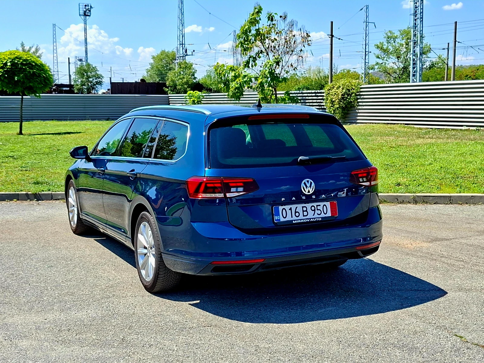 VW Passat 2.0TDI/AUTOMATIC/НОВА СЕРВИЗНА ИСТОРИЯ, снимка 15 - Автомобили и джипове - 55719279