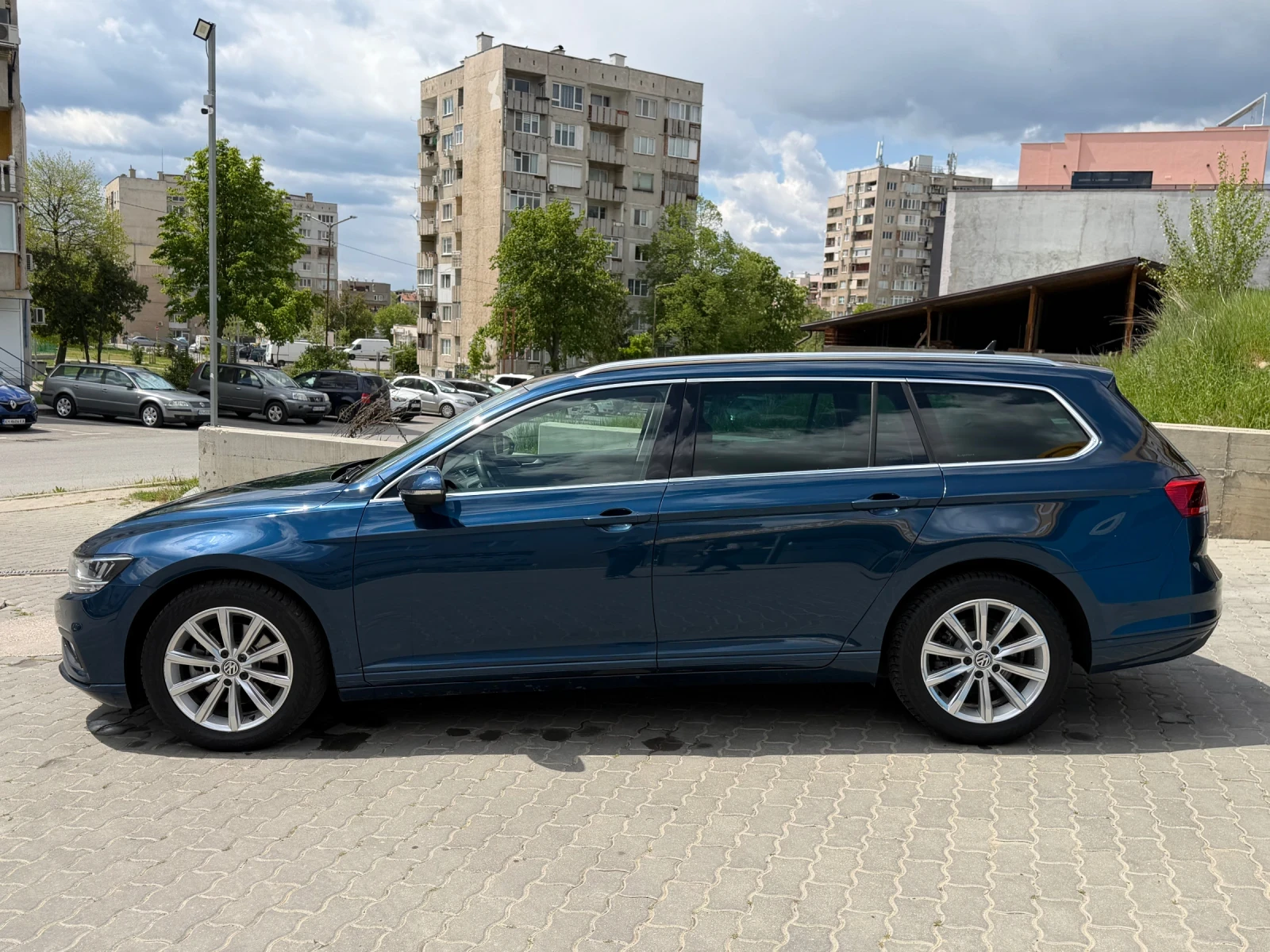 VW Passat 2.0TDI/AUTOMATIC/1 ГОДИНА ГАРНИЦЯ/ НОВА, снимка 8 - Автомобили и джипове - 54229977