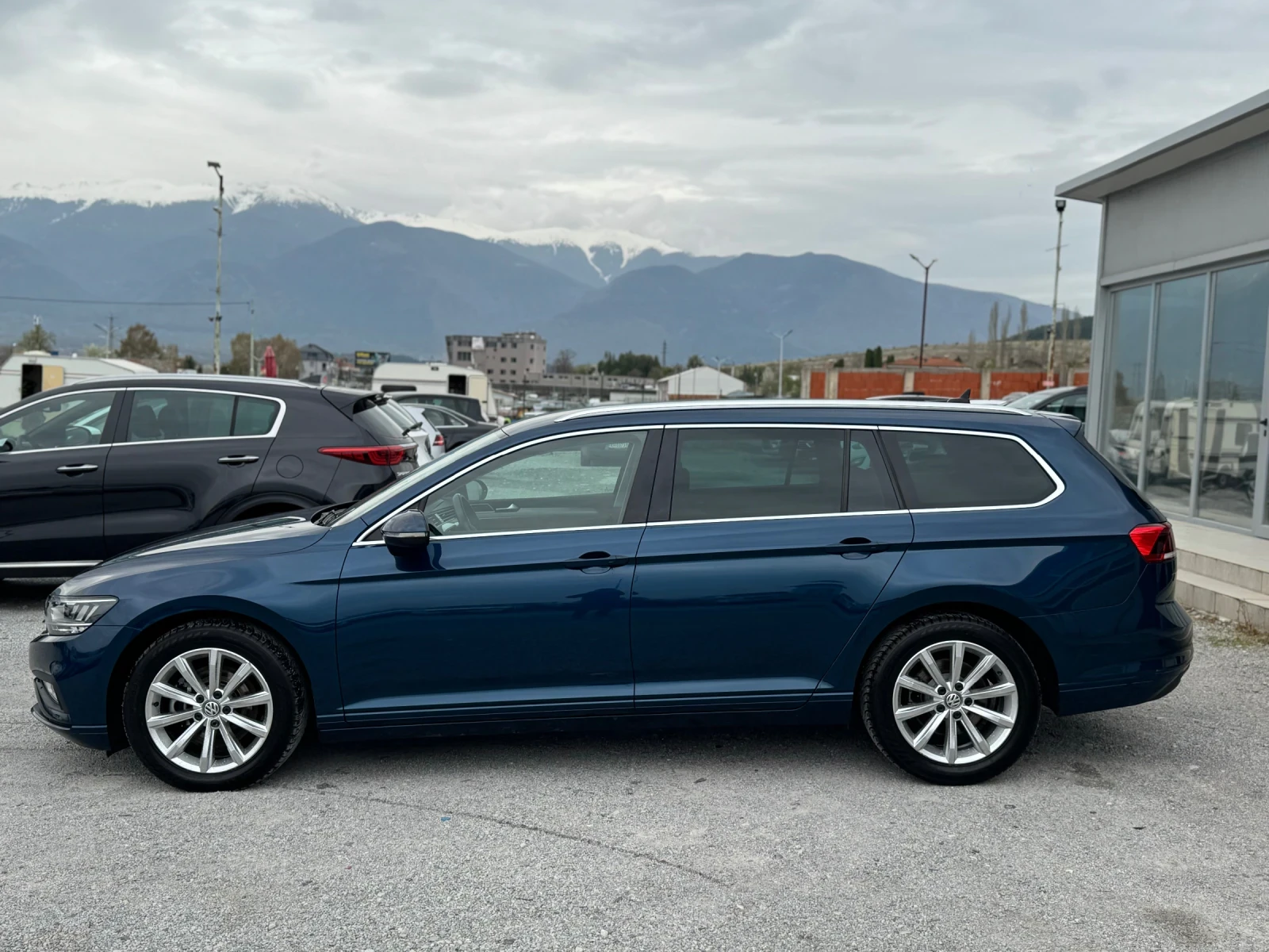 VW Passat 2.0TDI/AUTOMATIC/1 ГОДИНА ГАРНИЦЯ/ НОВА, снимка 8 - Автомобили и джипове - 54229977