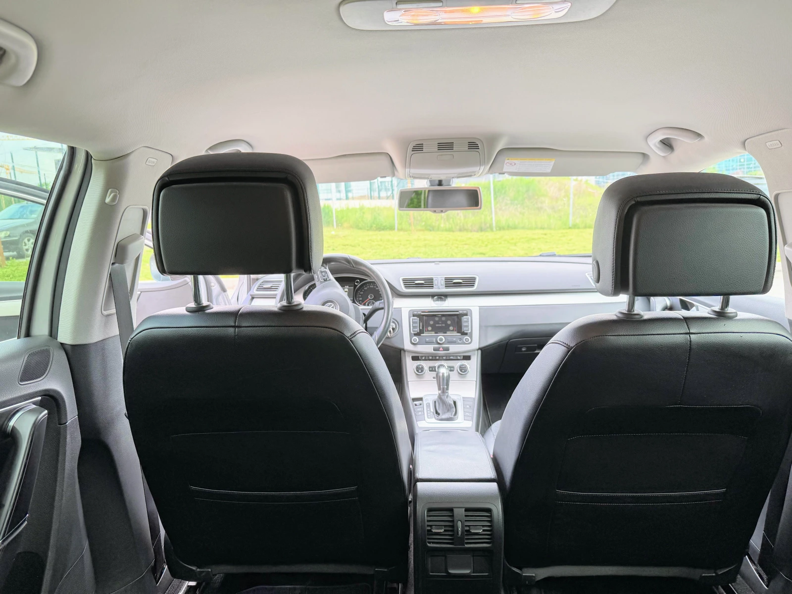 VW Passat B7 2.0 TDI 140 к.с Highline, снимка 13 - Автомобили и джипове - 54591867