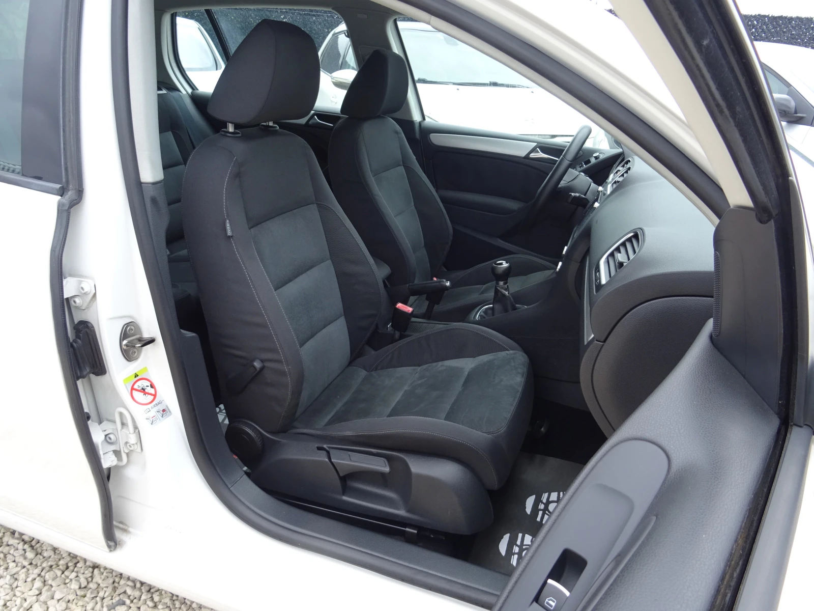 VW Golf 1.4tsi Highline, снимка 15 - Автомобили и джипове - 54779324