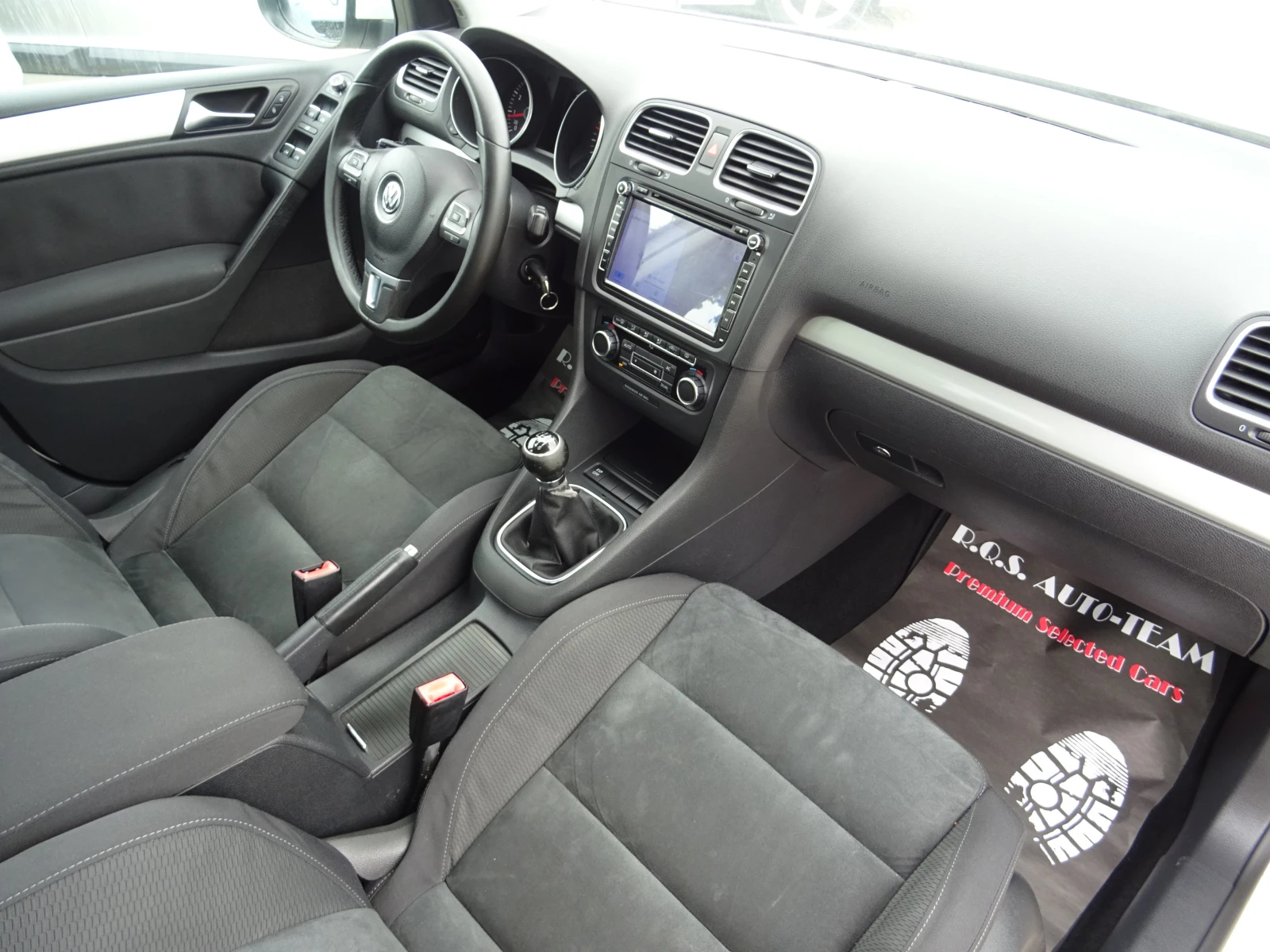 VW Golf 1.4tsi Highline, снимка 14 - Автомобили и джипове - 54779324