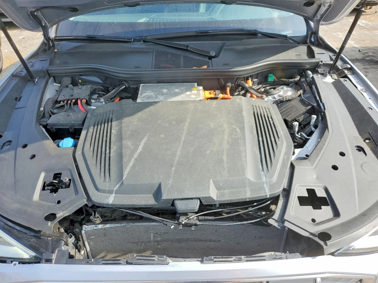 Audi E-Tron Premium Plus, снимка 12 - Автомобили и джипове - 55140042