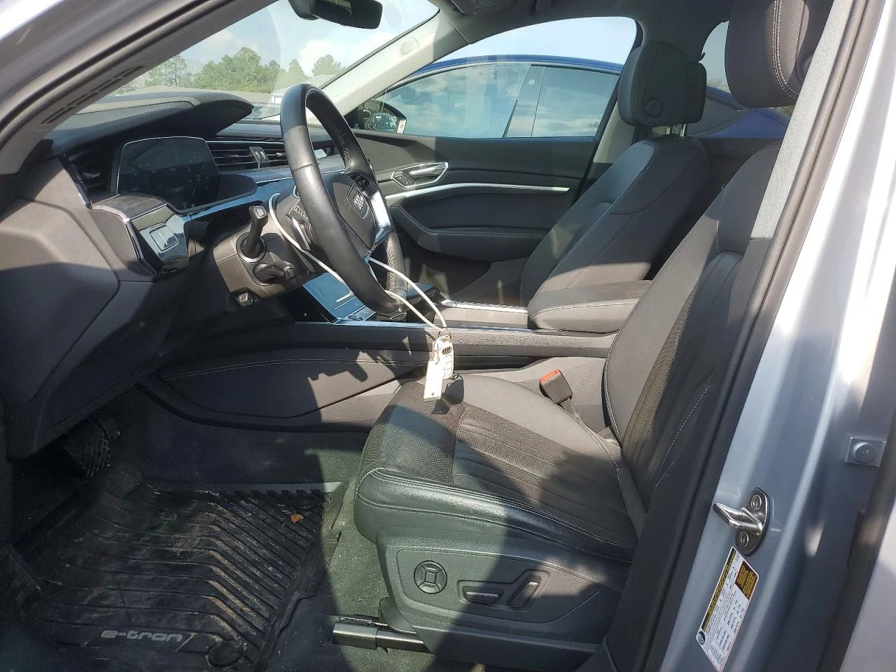 Audi E-Tron Premium Plus, снимка 7 - Автомобили и джипове - 55140042