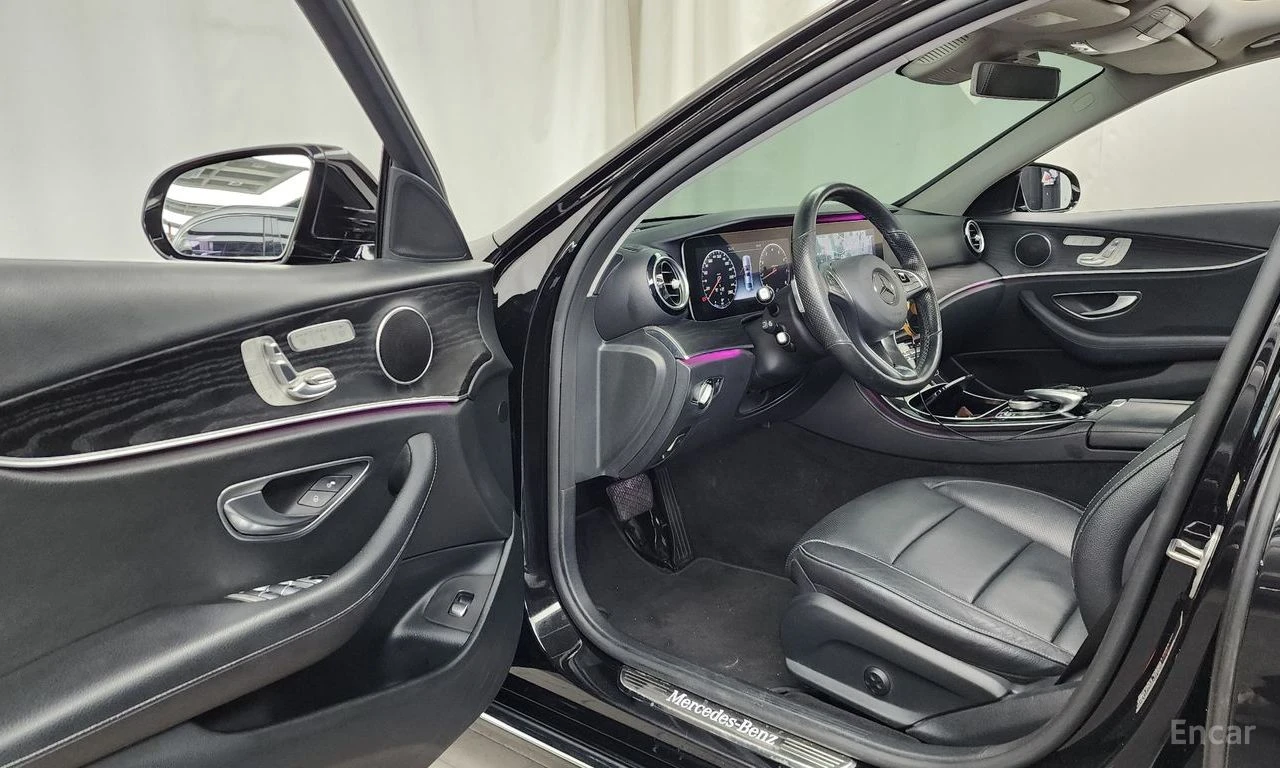 Mercedes-Benz E 300 Avantgarde* ПОДГРЕВ* ОБДУХВАНЕ* 360 CAM* PANORAMA*, снимка 6 - Автомобили и джипове - 55224115