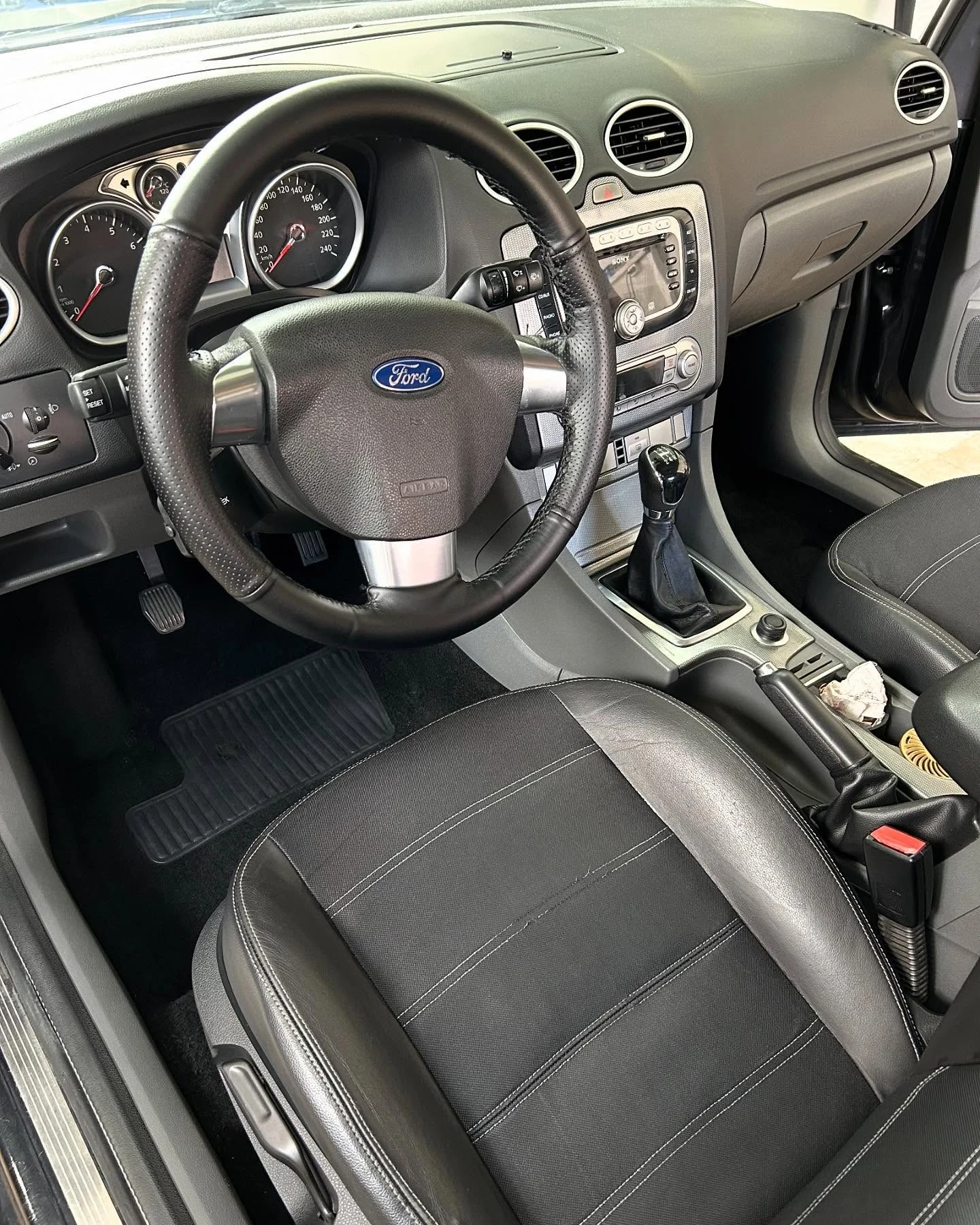 Ford Focus 2.0 SYDA, снимка 14 - Автомобили и джипове - 55356805