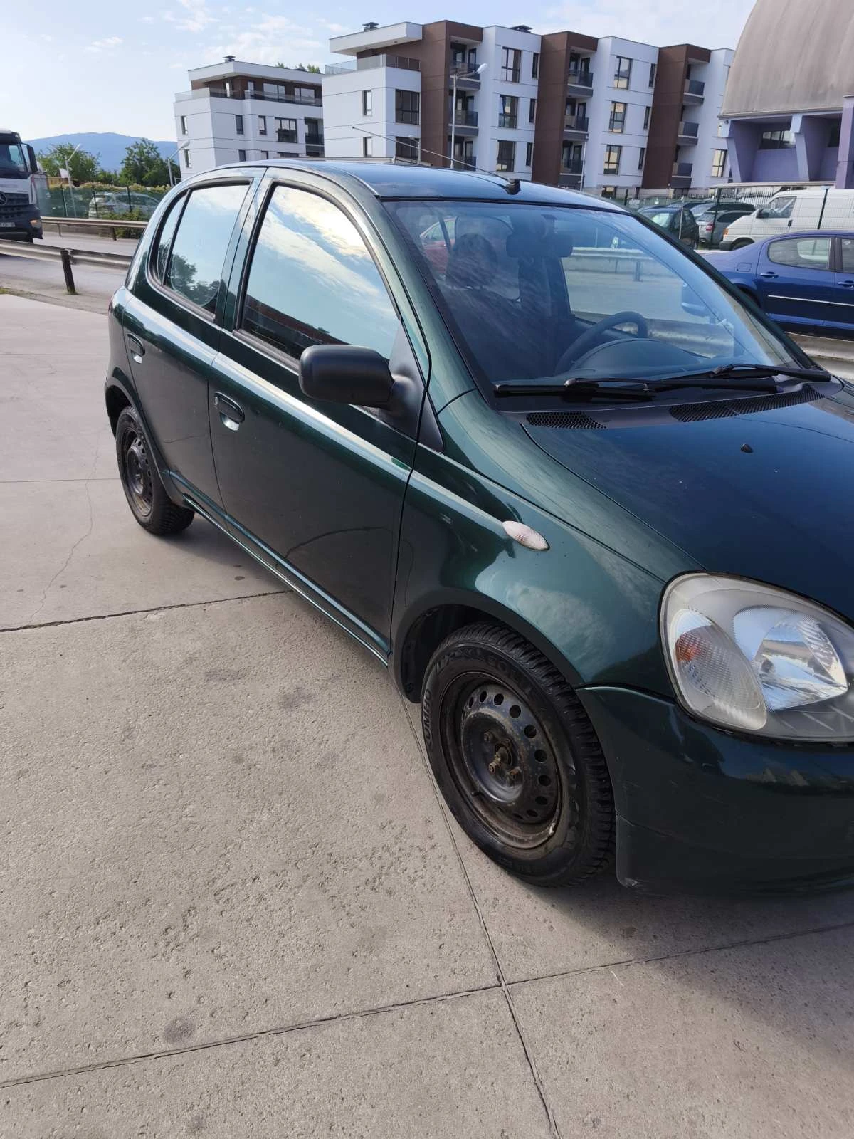 Toyota Yaris 1.0, снимка 2 - Автомобили и джипове - 55402637