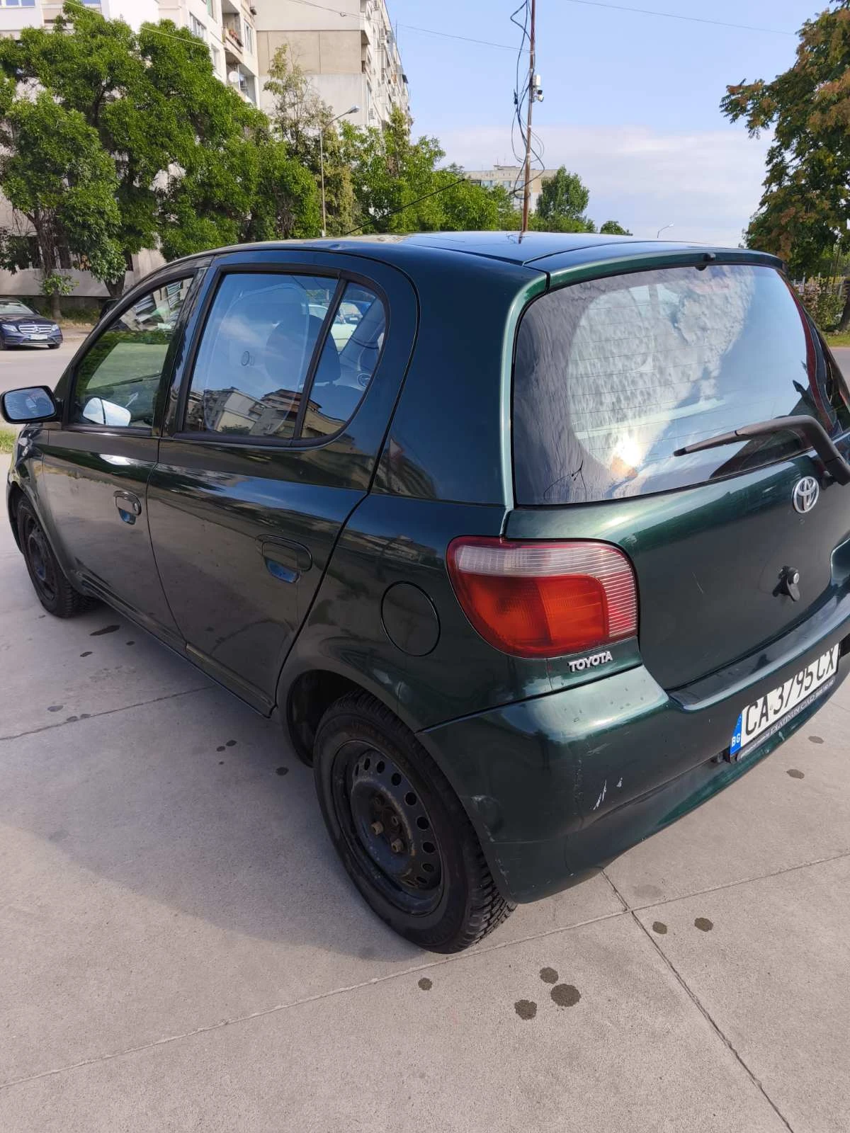 Toyota Yaris 1.0, снимка 5 - Автомобили и джипове - 55402637