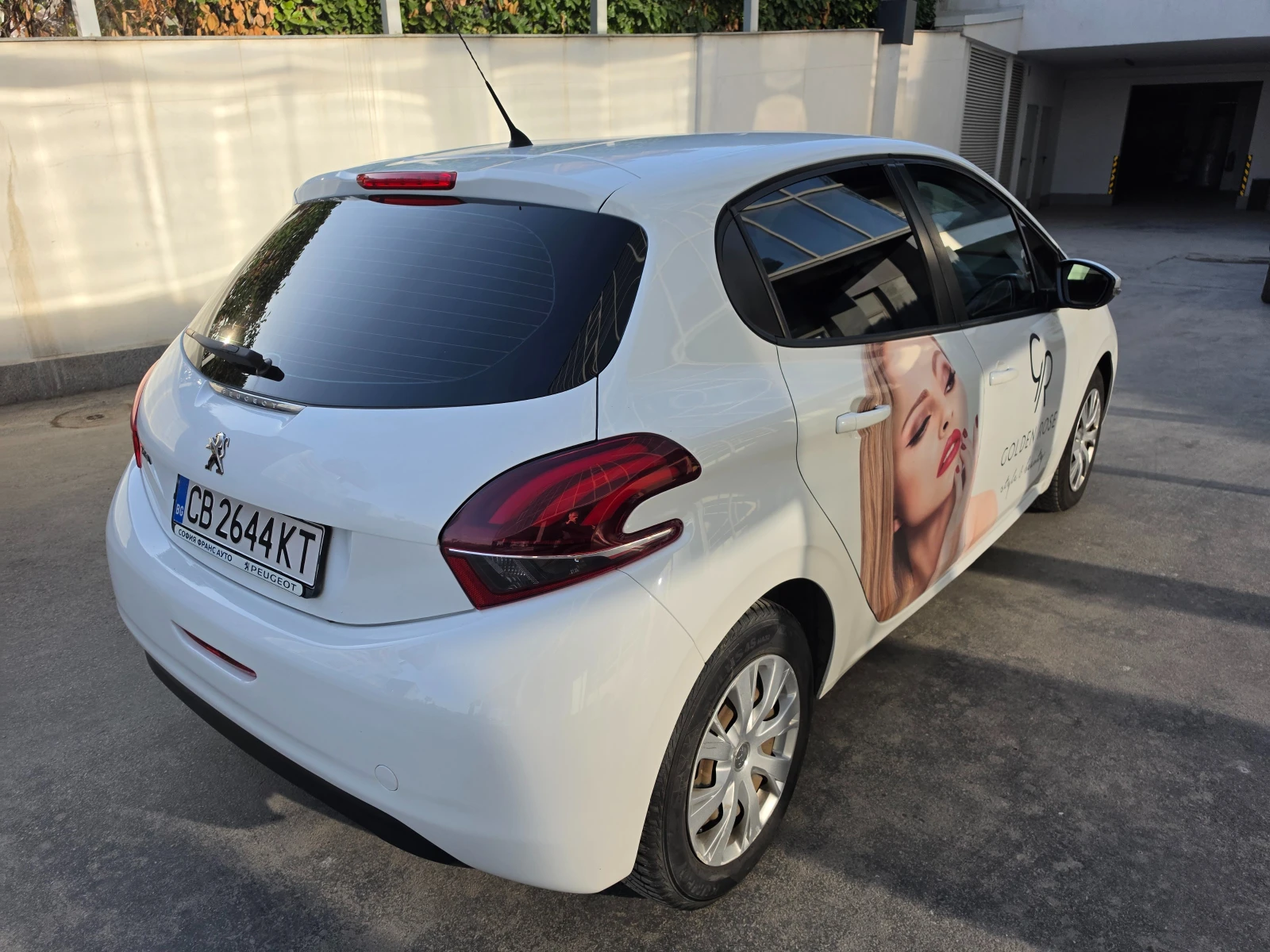 Peugeot 208 1.6 HDI  6B, снимка 2 - Автомобили и джипове - 55645287