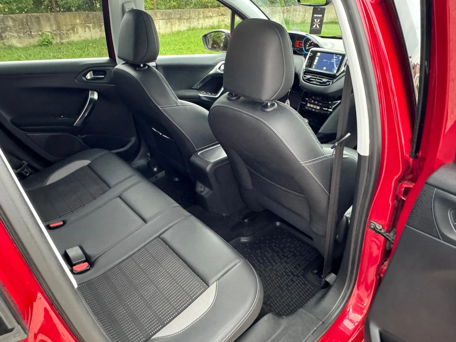 Peugeot 2008 1.2 110, снимка 11 - Автомобили и джипове - 55652058