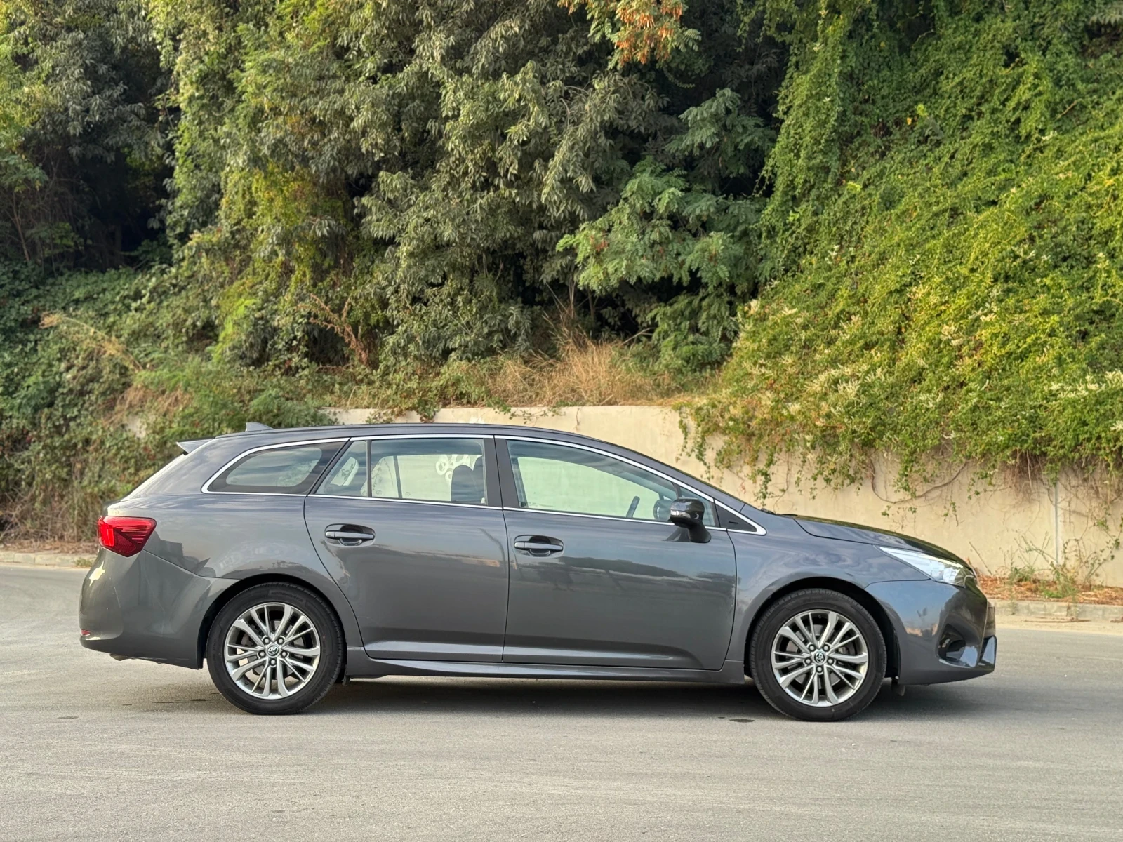 Toyota Avensis 2.0D4D 74хил км, снимка 7 - Автомобили и джипове - 55875974