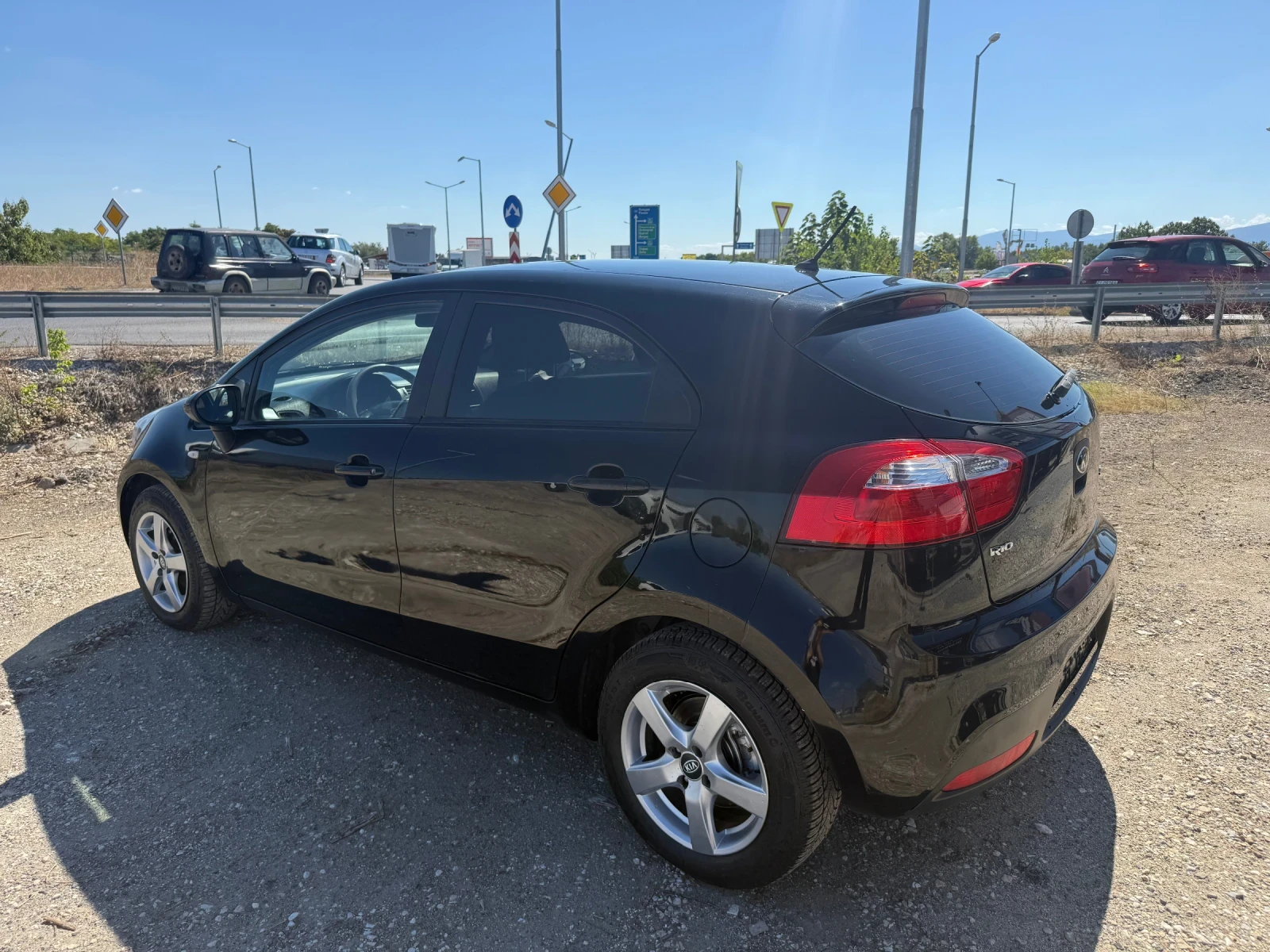 Kia Rio 1.1CRDI, снимка 5 - Автомобили и джипове - 56070120