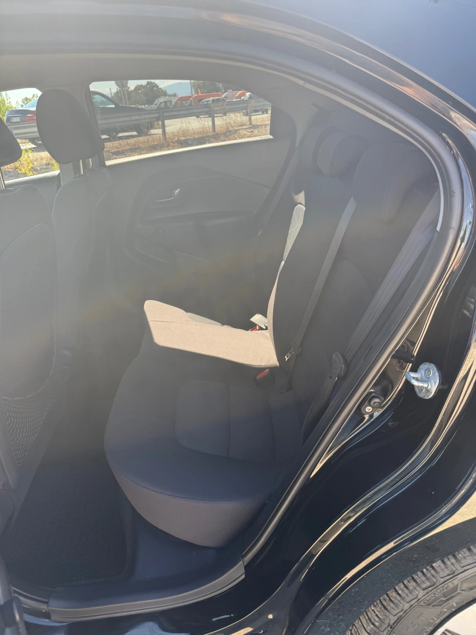 Kia Rio 1.1CRDI, снимка 10 - Автомобили и джипове - 56070120