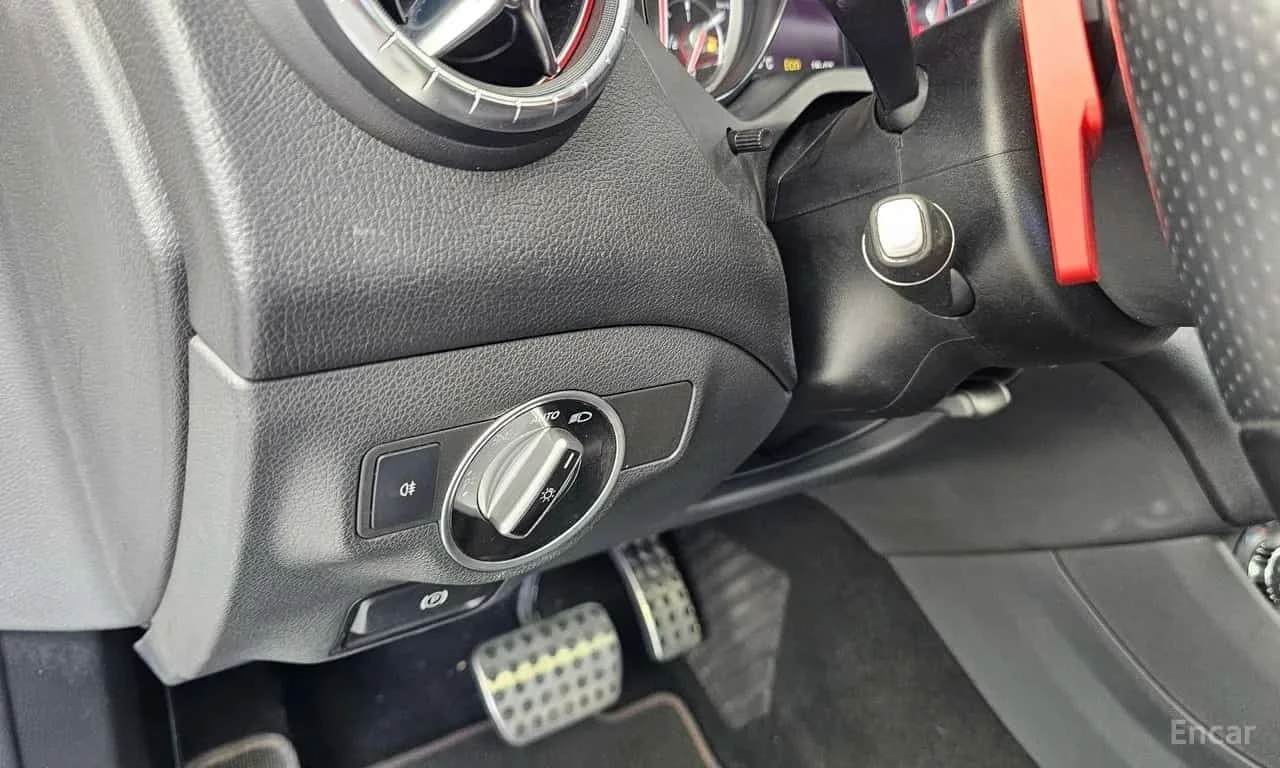 Mercedes-Benz CLA 45 AMG * ПОДГРЕВ* KEYLSS* ФИКСИРАНА ЦЕНА ДО БЪЛГАРИЯ* , снимка 16 - Автомобили и джипове - 56180842