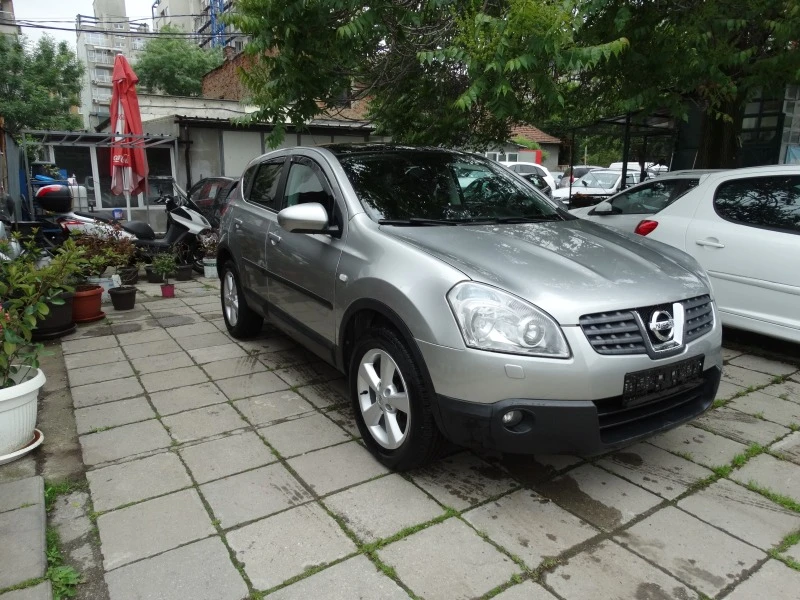 Nissan Qashqai 2.0I, снимка 3 - Автомобили и джипове - 45766710