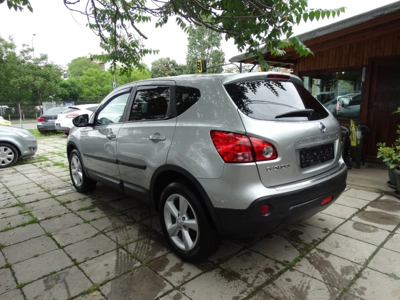 Nissan Qashqai 2.0I, снимка 6 - Автомобили и джипове - 45766710