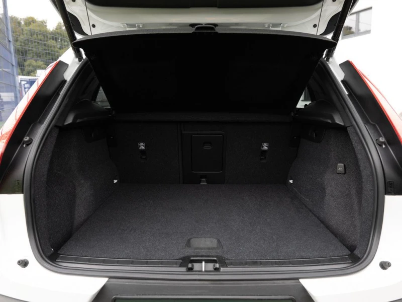 Volvo XC40 T5/261HP/INSCRIPTION/LED/NAVI/CAM/267vpr, снимка 6 - Автомобили и джипове - 49920485