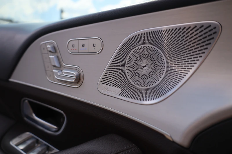 Mercedes-Benz GLE 350 dе 4Matic AMG 360 AIRMATIC Pano DISTRONIC iCarbg, снимка 15 - Автомобили и джипове - 51061419