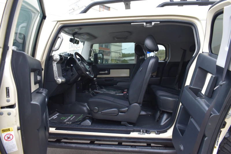 Toyota Fj cruiser 4.0i* V6* AUTOMAT* A-TRACK* 3''SUSPENSION*, снимка 8 - Автомобили и джипове - 52374792