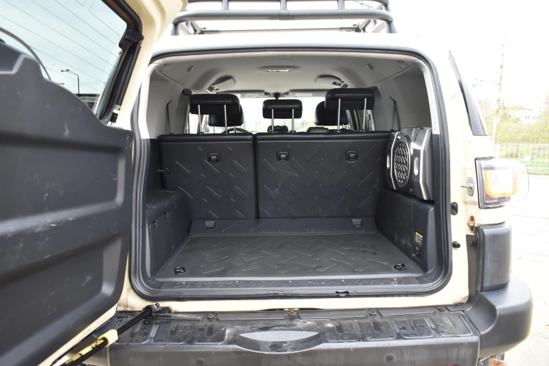 Toyota Fj cruiser 4.0i* V6* AUTOMAT* A-TRACK* 3''SUSPENSION*, снимка 7 - Автомобили и джипове - 52374792
