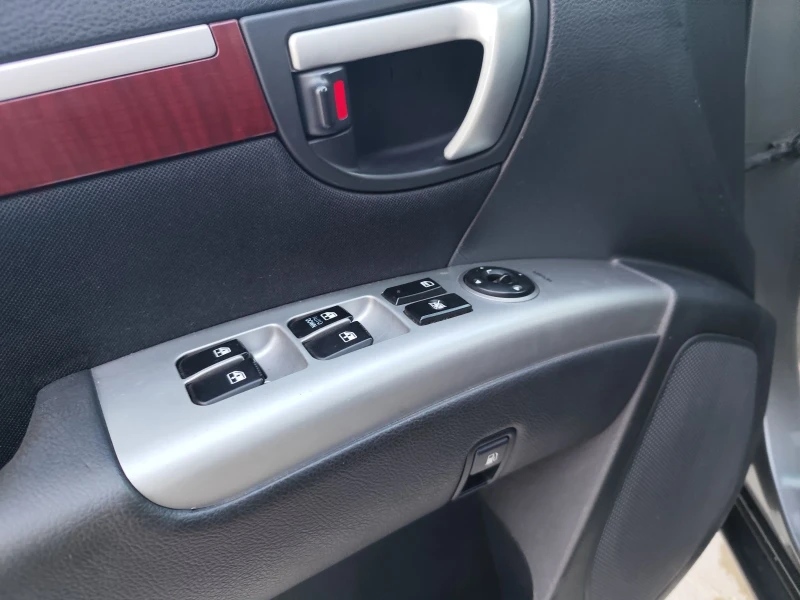 Hyundai Santa fe 2.7 V6, снимка 15 - Автомобили и джипове - 52934521