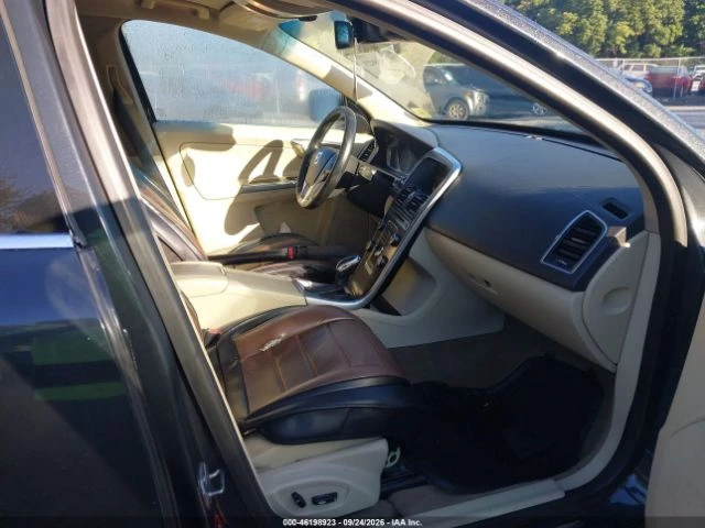 Volvo XC60 PREMIER+ * ДВУТОНОВ САЛОН* AWD, снимка 5 - Автомобили и джипове - 56365342
