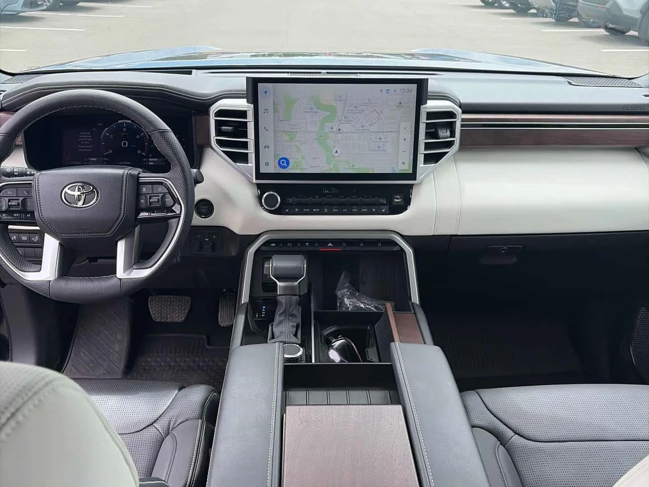 Toyota Sequoia Platinum 4WD / 360 / DISTRONIC / ОБДУХВАНЕ , снимка 9 - Автомобили и джипове - 54651779
