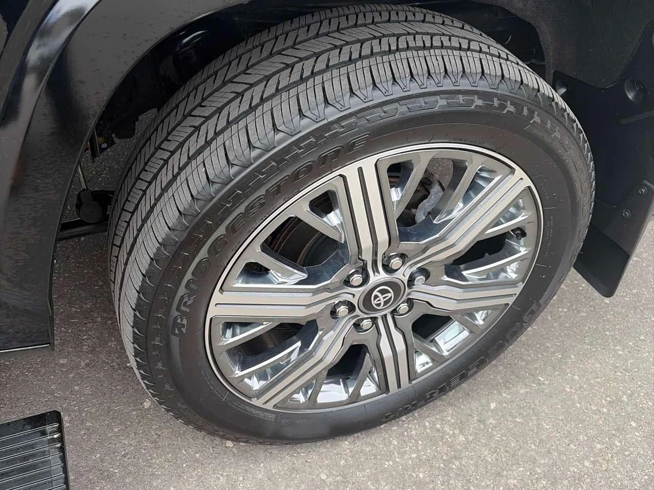 Toyota Sequoia Platinum 4WD / 360 / DISTRONIC / ОБДУХВАНЕ , снимка 17 - Автомобили и джипове - 54651779