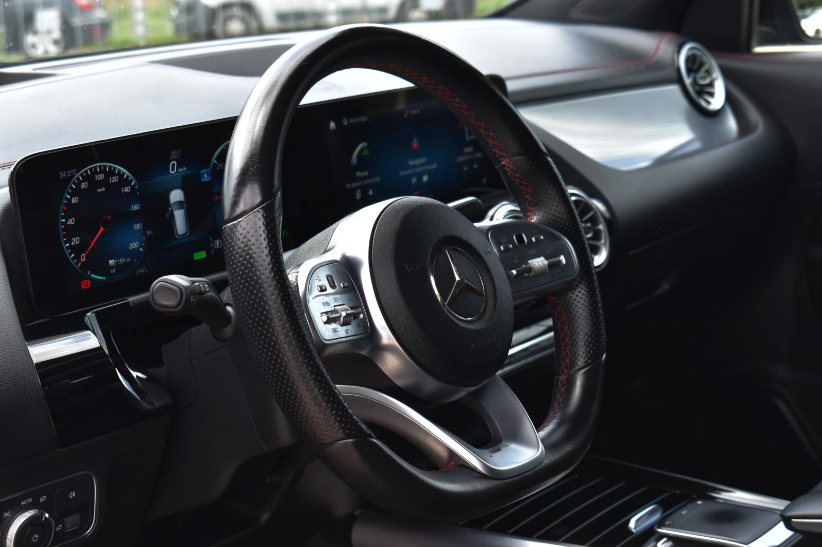 Mercedes-Benz EQA AMG* AMBIENT* HEAD-UP* CAMERA* 66, 5kWh, снимка 9 - Автомобили и джипове - 55413744