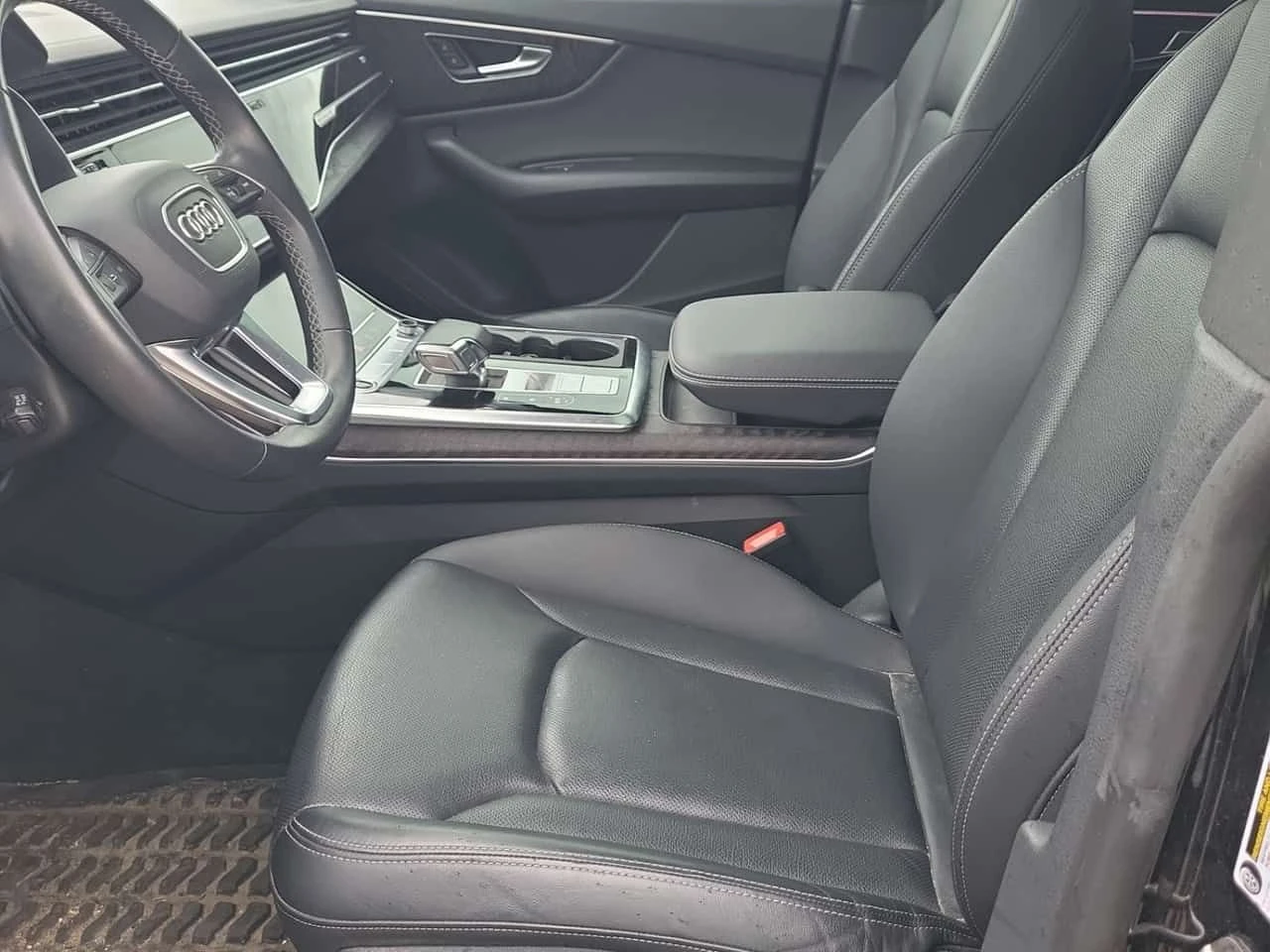 Audi Q8 Technik/CARFAX/ДИСТРОНИК/360 КАМ/ПАНО/ОБДУХ, снимка 5 - Автомобили и джипове - 55566334