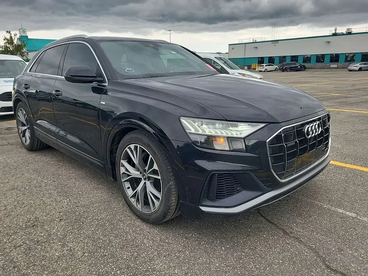 Audi Q8 Technik/CARFAX/ДИСТРОНИК/360 КАМ/ПАНО/ОБДУХ, снимка 2 - Автомобили и джипове - 55566334