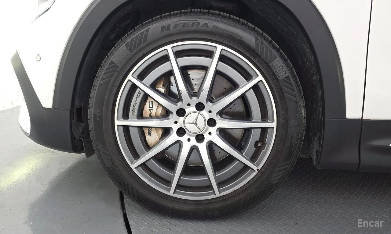 Mercedes-Benz GLB35AMG 4MATIC* ДИСТРОНИК* LANE* ASSIST* КАМЕРА* , снимка 5 - Автомобили и джипове - 55696216